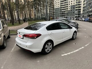 2019 Kia Cerato III Рестайлинг (Classic), белый, 1200000 рублей, вид 5
