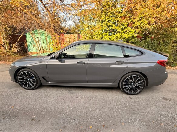 2021 BMW 6 серии 630d xDrive IV (G32) Рестайлинг, серый - вид 2