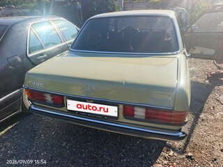 1984 Mercedes-Benz W123 200, зелёный, 550000 рублей, вид 2