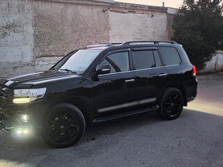 2015 Toyota Land Cruiser 200 Series Рестайлинг 2, чёрный, 5300000 рублей, вид 2