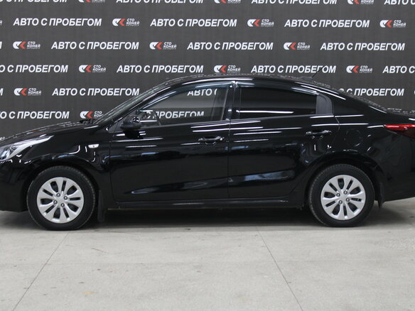 2019 Kia Rio IV, чёрный - вид 3