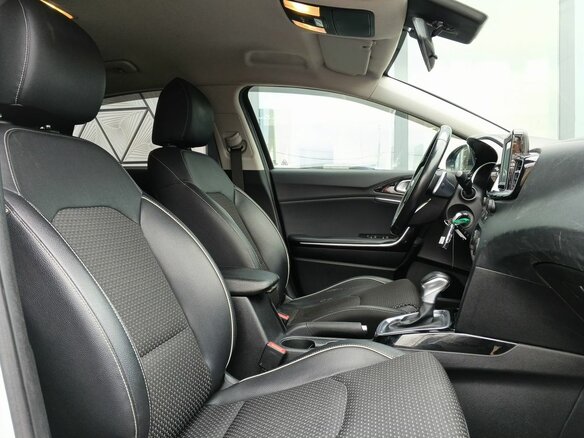 2018 Kia Ceed III, серебристый, 1589000 рублей - вид 26