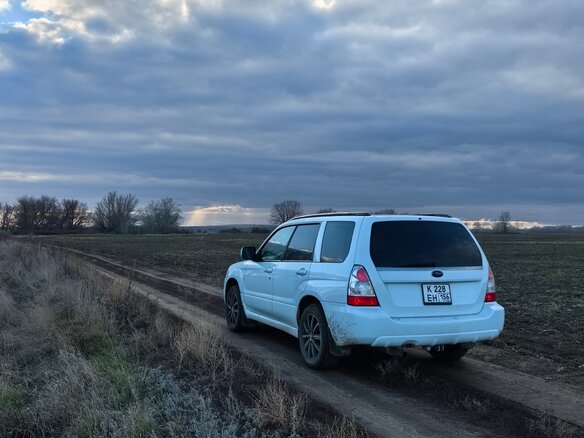 2005 Subaru Forester II Рестайлинг, белый, 910000 рублей - вид 3