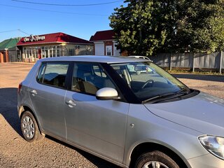 2012 Skoda Fabia II Рестайлинг, серебристый, 650000 рублей, вид 4