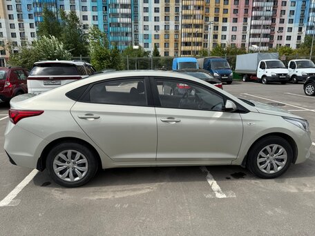 2019 Hyundai Solaris II, бежевый, 1480000 рублей, вид 4