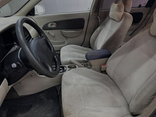 2001 Kia Sephia II, белый, 159999 рублей, вид 5