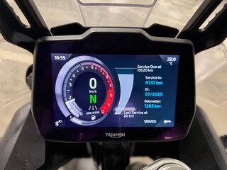 2024 Triumph Tiger 900, пурпурный, 1595000 рублей, вид 4