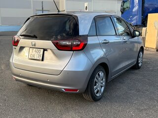 2022 Honda Fit IV, серебристый, 1215000 рублей, вид 4