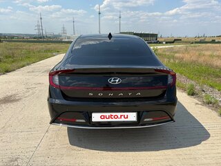 2020 Hyundai Sonata VIII (DN8), чёрный, 2550000 рублей, вид 4