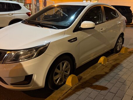 2013 Kia Rio III, белый, 670000 рублей, вид 5