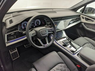 2026 Audi Q7 50 TDI II (4M) Рестайлинг 2, серый, 12690000 рублей, вид 4
