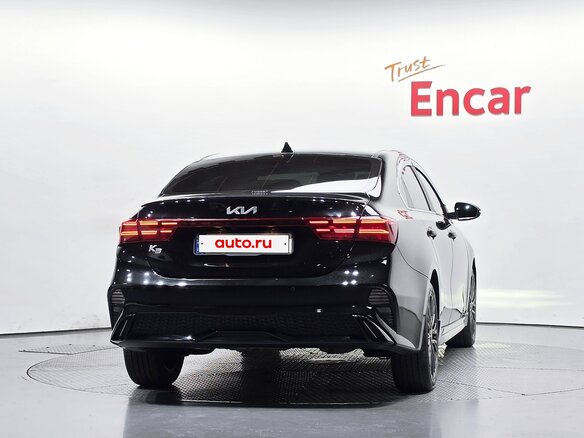 2023 Kia K3 II Рестайлинг, чёрный, 1450888 рублей - вид 3