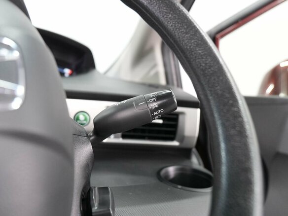 2014 Honda Freed I Рестайлинг 2, красный, 1140000 рублей - вид 17