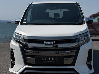 2021 Toyota Noah III (R80) Рестайлинг, белый, 2300000 рублей, вид 1