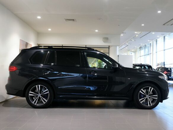 2022 BMW X7 30d I (G07), чёрный, 9900000 рублей - вид 3