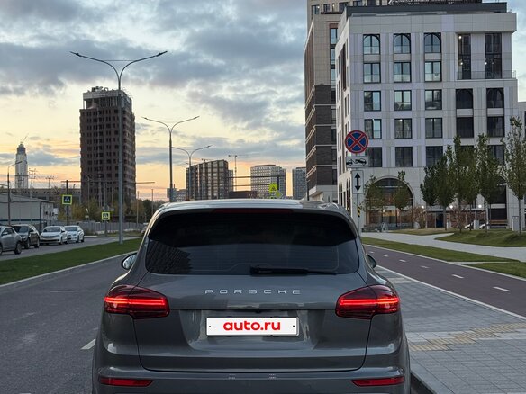 2015 Porsche Cayenne Diesel II Рестайлинг (958), серый - вид 3