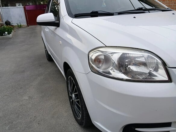 2011 Chevrolet Aveo I Рестайлинг, белый, 555000 рублей - вид 4