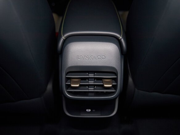 2026 Lynk & Co 06 I Рестайлинг, бежевый, 2912000 рублей - вид 39