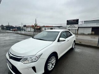 2015 Toyota Camry VII (XV50) Рестайлинг, белый, 1850000 рублей, вид 1