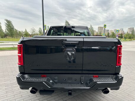 2026 Ram 1500 Crew Cab eTorque V Рестайлинг, чёрный, 11049000 рублей, вид 5