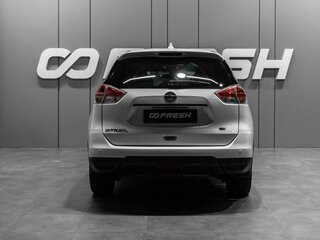 2017 Nissan X-Trail III, белый, 2200000 рублей, вид 4