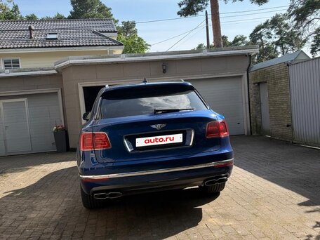 2017 Bentley Bentayga I, синий, 8390000 рублей, вид 5