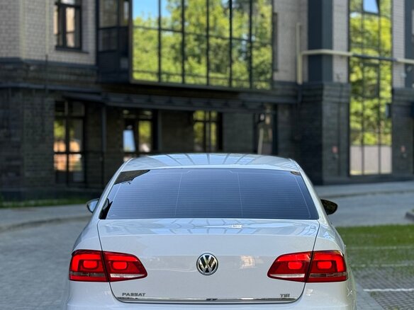 2012 Volkswagen Passat B7, белый - вид 3