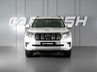 2020 Toyota Land Cruiser Prado 150 Series Рестайлинг 2, белый, 6589000 рублей, вид 3