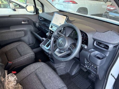 2026 Toyota Sienta III, белый, 2380555 рублей, вид 5