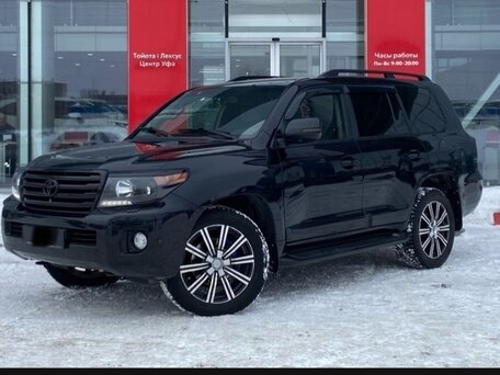 2013 Toyota Land Cruiser 200 Series Рестайлинг 1, чёрный, 2840000 рублей, вид 1