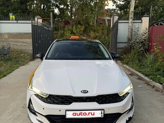 2021 Kia K5 III, белый, 1750000 рублей, вид 2