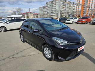 2016 Toyota Vitz III (XP130) Рестайлинг, фиолетовый, 750000 рублей, вид 2