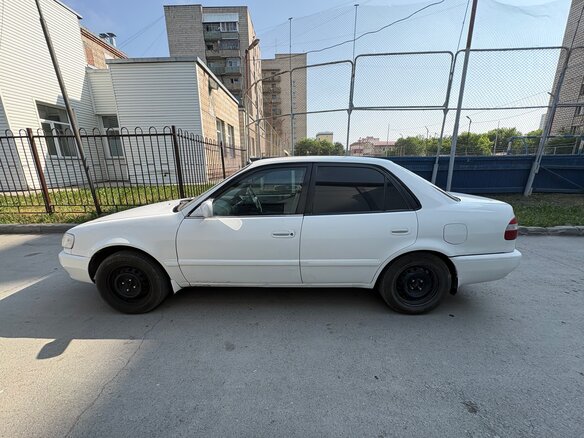 1998 Toyota Corolla VIII (E110) Рестайлинг, белый - вид 4