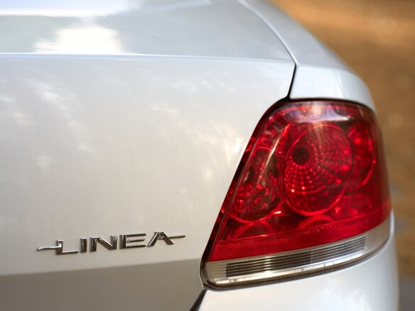 2010 Fiat Linea, серый, 620000 рублей - вид 14
