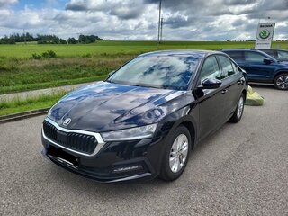 2022 Skoda Octavia IV (A8), чёрный, 2116000 рублей, вид 1