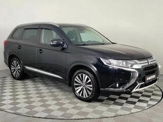 2019 Mitsubishi Outlander III Рестайлинг 3, чёрный, 2250000 рублей, вид 3