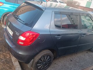 2011 Skoda Fabia II Рестайлинг, серый, 530000 рублей, вид 2