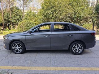 2025 Geely Emgrand II, серый, 1299999 рублей, вид 4