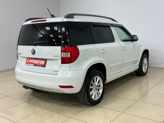 2017 Skoda Yeti I Рестайлинг, белый, 1370000 рублей, вид 4
