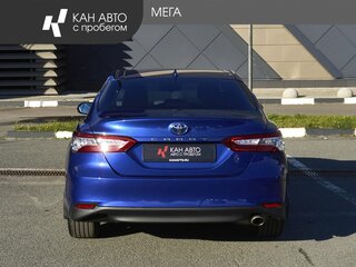 2021 Toyota Camry VIII (XV70) Рестайлинг, синий, 3437000 рублей, вид 4