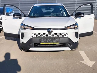 2025 Toyota Corolla Cross I Рестайлинг, белый, 3600000 рублей, вид 1