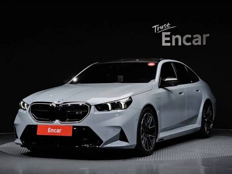 BMW M5 VII (G90)