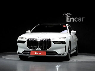 2025 BMW 7 серии 750e xDrive VII (G70), белый, 17000000 рублей, вид 3