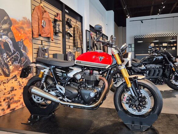 2026 Triumph Speed Twin, оранжевый, 2570000 рублей - вид 1