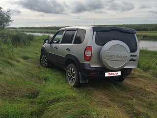 2019 Chevrolet Niva I Рестайлинг, серебристый, 600000 рублей, вид 2
