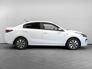 2019 Kia Rio IV, белый, 1315000 рублей, вид 4