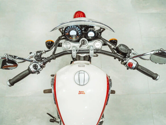 2026 Royal Enfield Super Meteor, красный, 792000 рублей - вид 19
