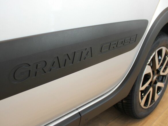 2026 Lada (ВАЗ) Granta Cross I Рестайлинг, серебристый, 1216000 рублей - вид 7