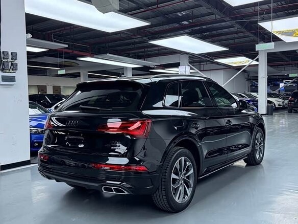 2023 Audi Q5 L 40 TFSI II (FY) Рестайлинг, чёрный, 3726585 рублей - вид 2