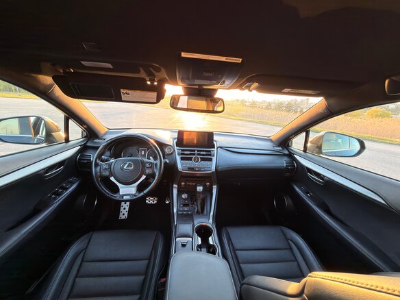 2020 Lexus NX 300 I Рестайлинг, чёрный, 3600000 рублей - вид 14